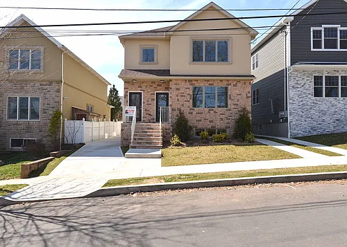 36 Dorothea Pl #1 Photo 1