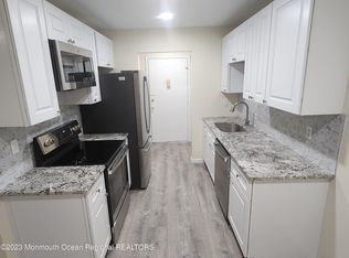 140 Amberly Dr UNIT G, Manalapan, NJ