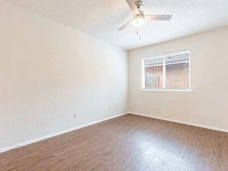 323 W William Cannon Dr #B — Photo 19