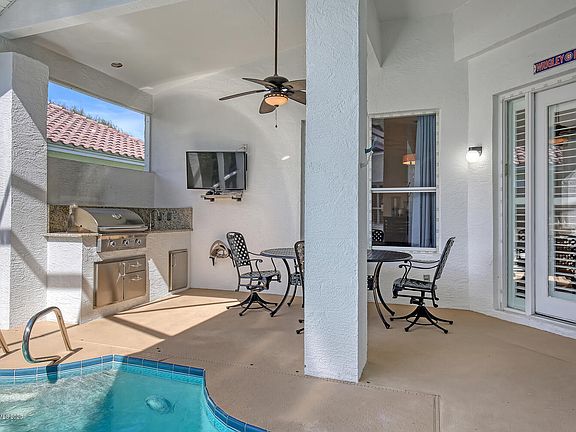 3rd image of 915 Aquarina Blvd