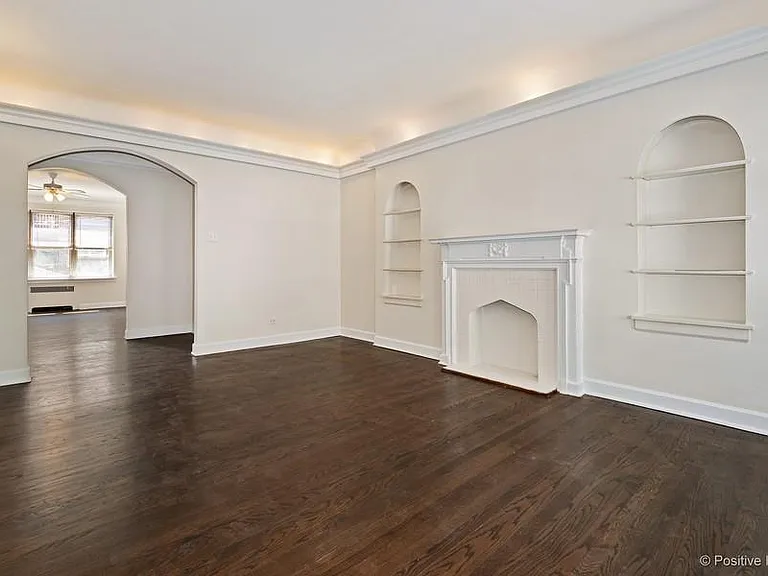 2617 W Glenlake Ave #1D — Photo 2