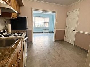 21-40 29th St #1, Astoria, NY 11105