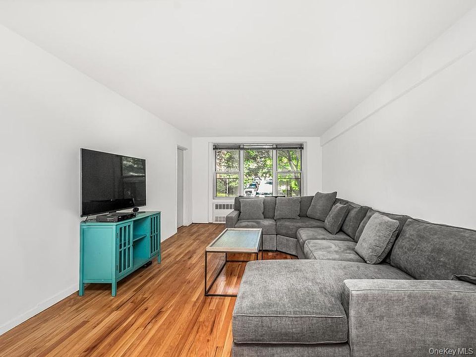 1st image of 2736 Independence Avenue #2E