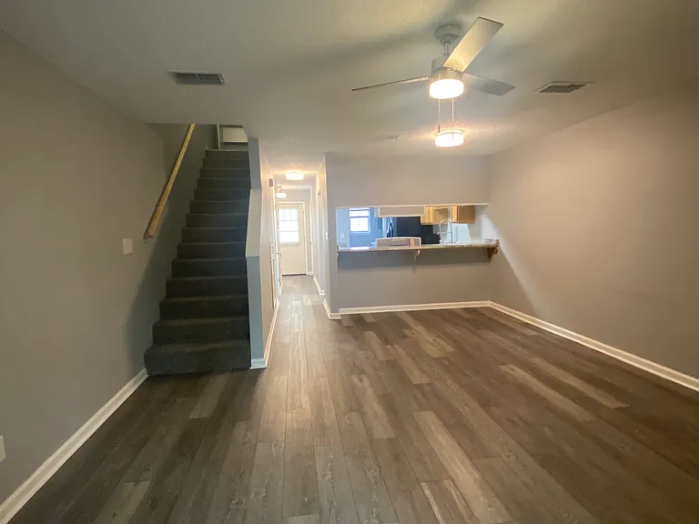 338 Woodham Ct — Photo 8