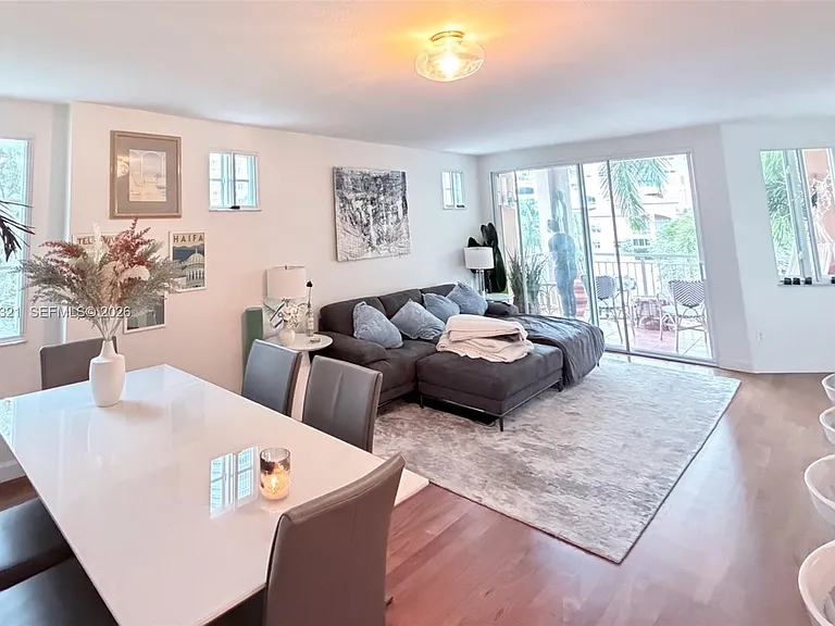 125 Jefferson Ave #121 — Photo 2