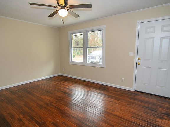 4th image of 33109 Boston Rd
