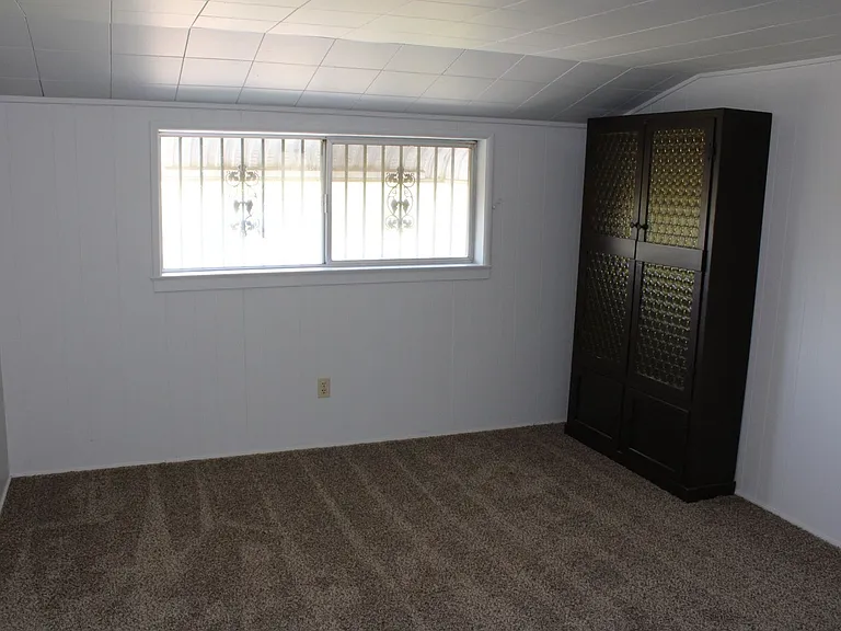3214 S Leonard Ave — Photo 5