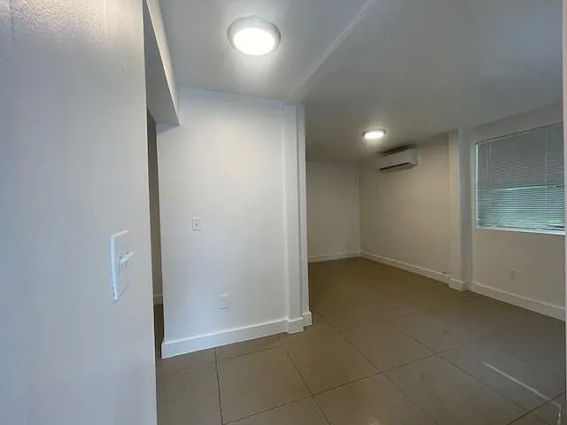 919 2nd St #1 — Photo 6