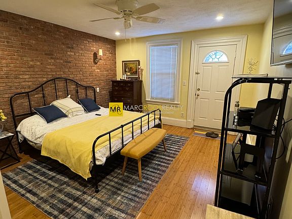 3rd image of 437 Marlborough St APT 13