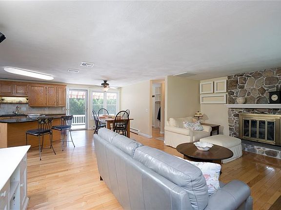 4th image of 24 Briar Hill Dr