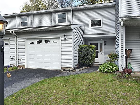 2nd image of 34 Tallow Wood Dr