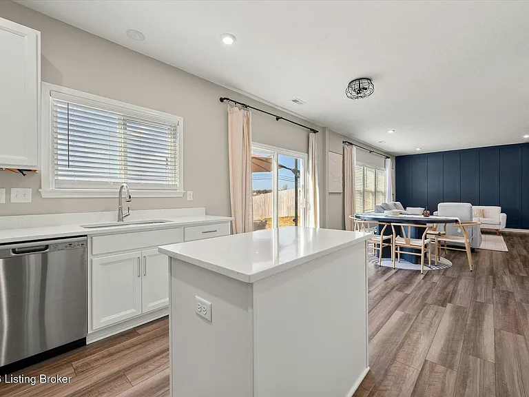 11118 Compass Ave — Photo 12