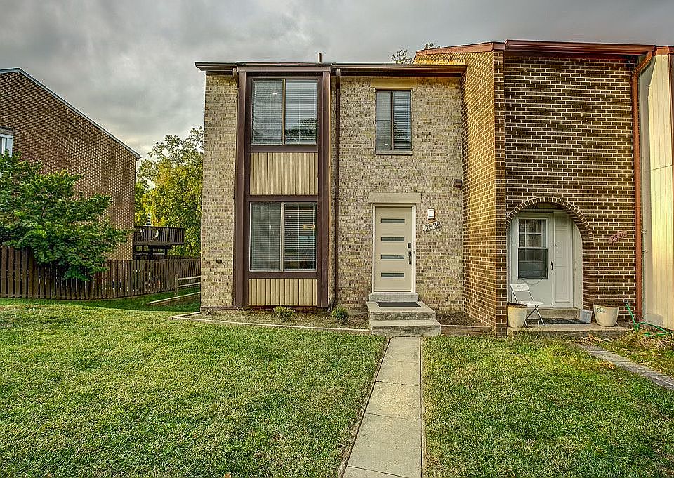 1st image of 2838 Cambridge Dr
