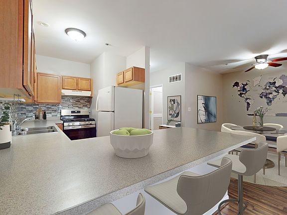 5th image of 10 N Lake St APT 213