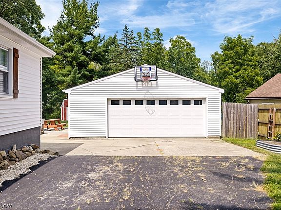 3rd image of 511 Keltner Rd