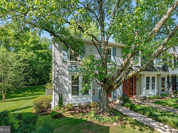 3rd image of 10893 Olde Woods Way