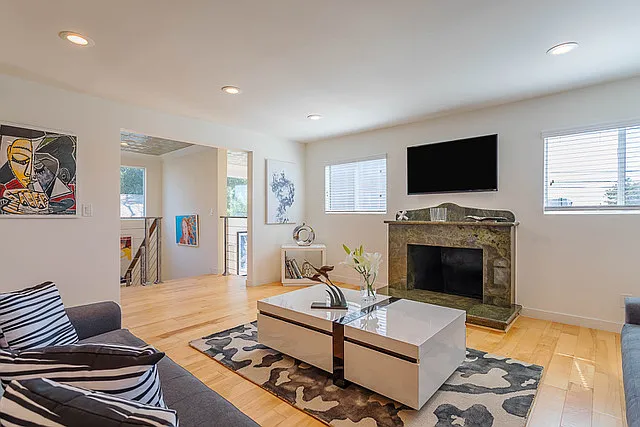 3055 Landa St — Photo 13