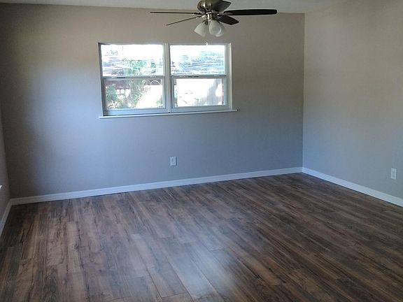 3rd image of 45518 Oak St