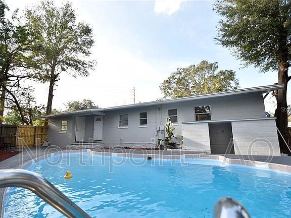 2nd image of 1703 Sarazen Dr