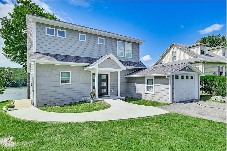 3 bed, 2.5 bath, 2000 sqft, $4,150 — Photo 1