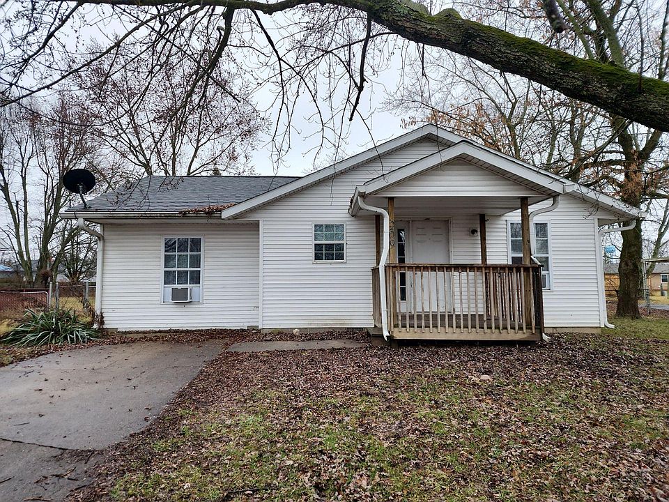 1st image of 209 W Paulette Ave
