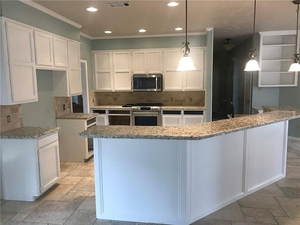 1st image of 2913 Coronado Dr