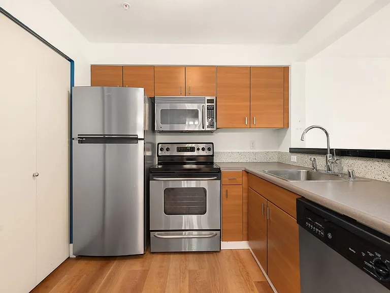 700 E Denny Way #404 — Photo 5
