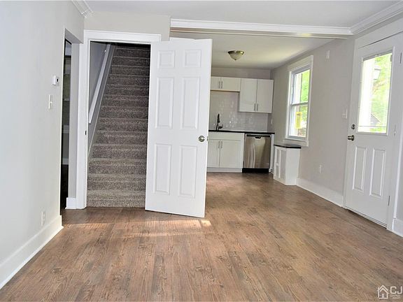 3rd image of 89 Wilson Ave