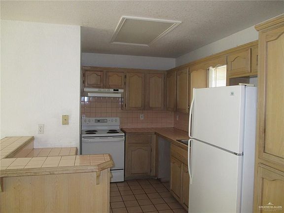2nd image of 607 Gastel Cir