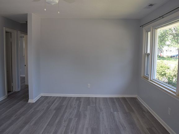 3rd image of 1009 Holbrook Ave