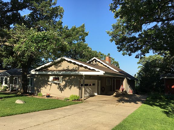 2nd image of 2526 Albion Ave