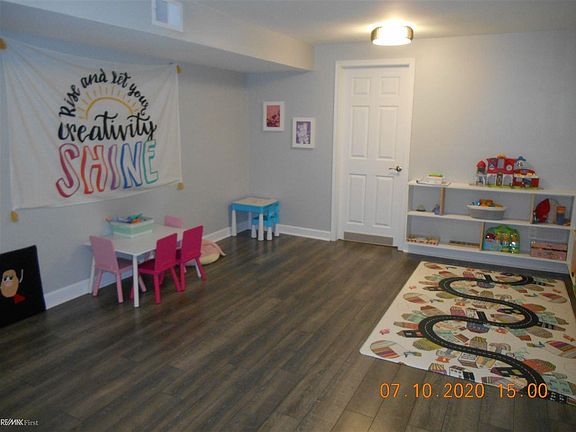 5th image of 20526 Dubois St