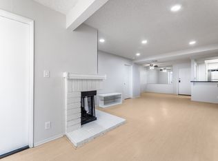 7800 Topanga Canyon Blvd APT 212, Canoga Park, CA 91304