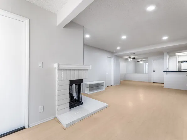 7800 Topanga Canyon Blvd APT 212, Canoga Park, CA 91304