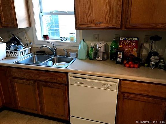 5th image of 286 1/2 Ely Ave