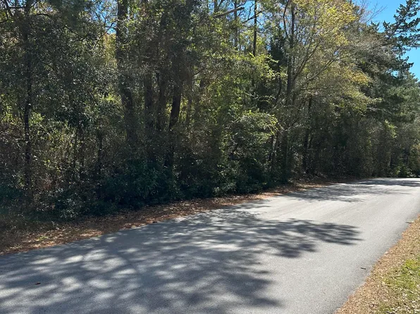 132 Cedar Road, Pine Knoll Shores, NC 28512