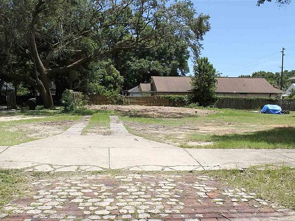 2nd image of 400 W Desoto St