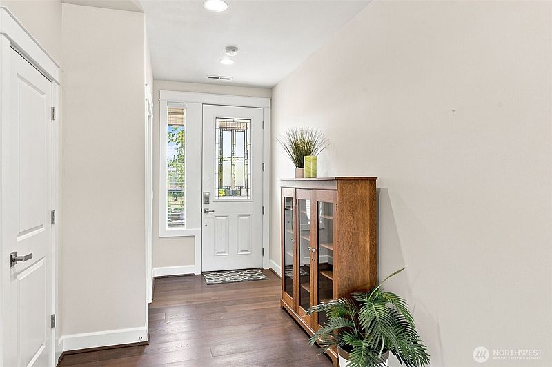 3rd image of 9108 Schmitz Court SE