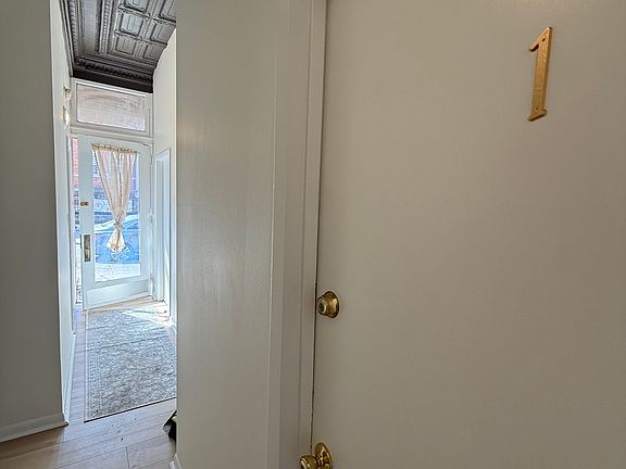 4th image of 329 Taylor Ave APT 1