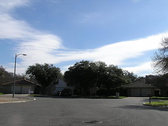 5th image of 6206 Applewest Cir