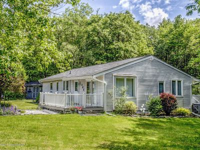 102 Emerald Lake Dr, Long Pond, PA, 18334