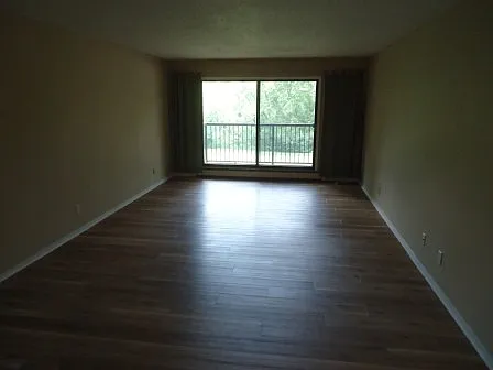 4 Pine Tree Dr #221 — Photo 6