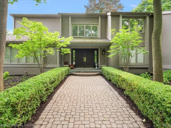 5640 Kolly Rd, Bloomfield Hills, MI 48301