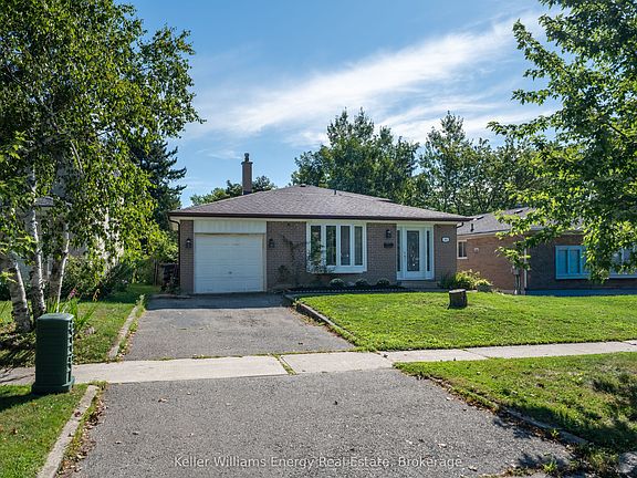 2nd image of 162 Merkley Sq