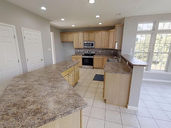 4th image of 7044 Summerhill Dr