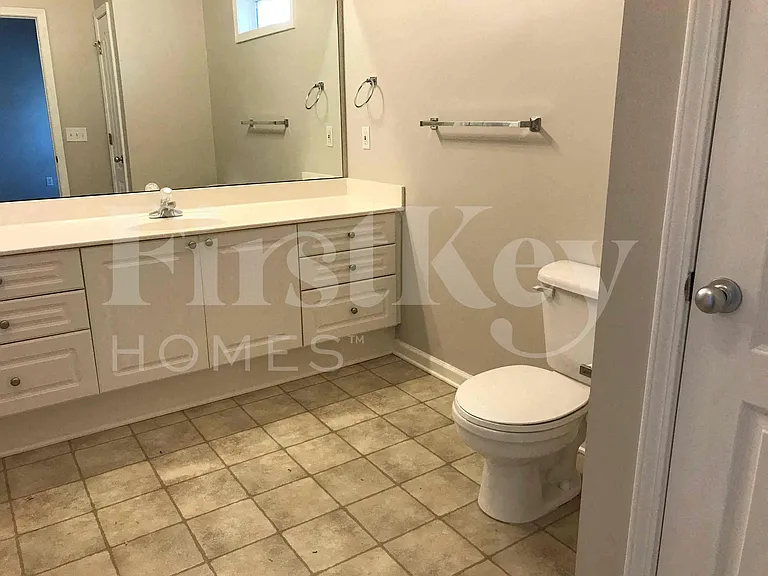 2018 Village Ln — Photo 11