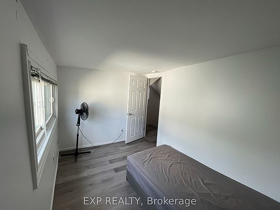 3rd image of 81 Holmes Ave