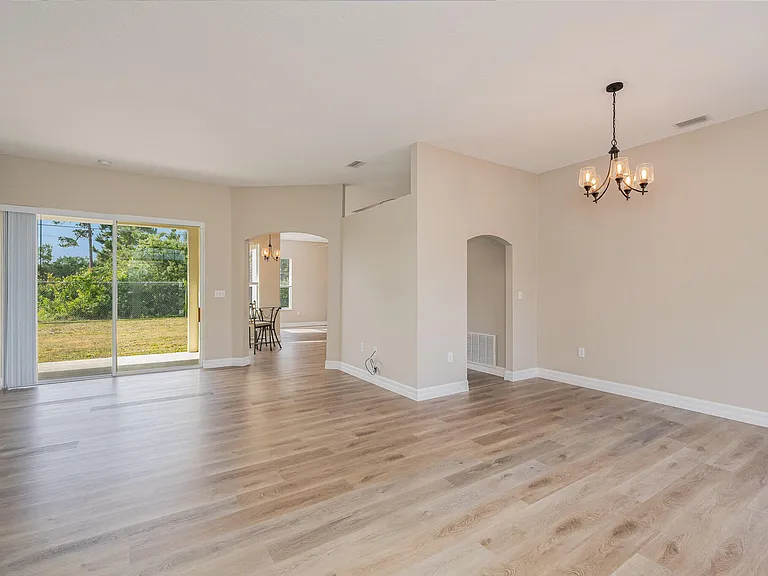 328 Hammonton St SW — Photo 3