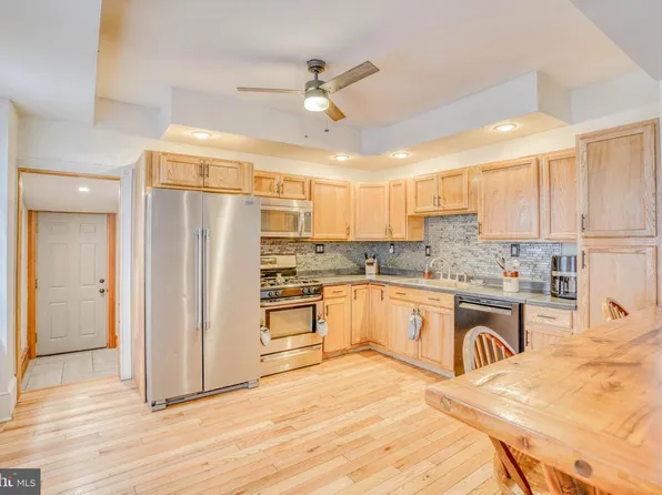 4490 Livingston St, Philadelphia, PA 19137