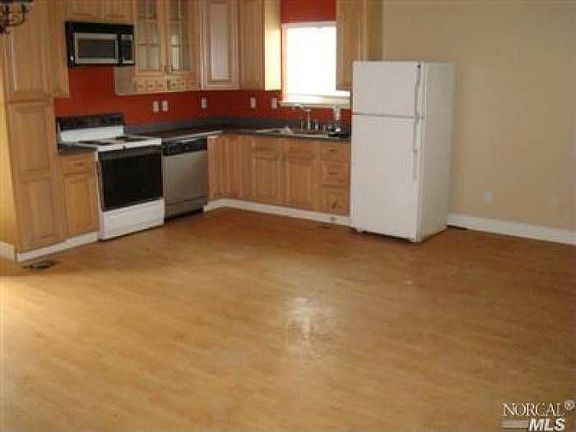 3rd image of 65 Waterman Ave